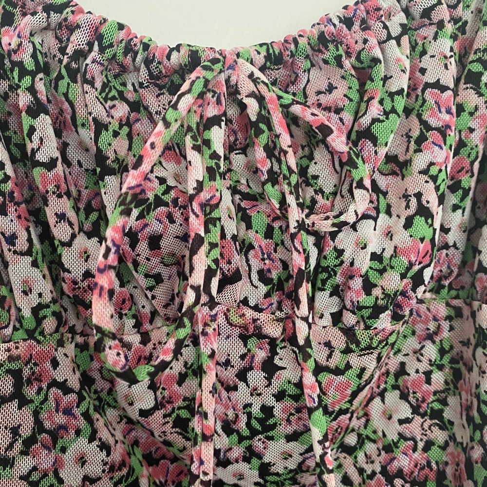 Liz & Sara | Floral Mesh Dress - Picture 3 of 5